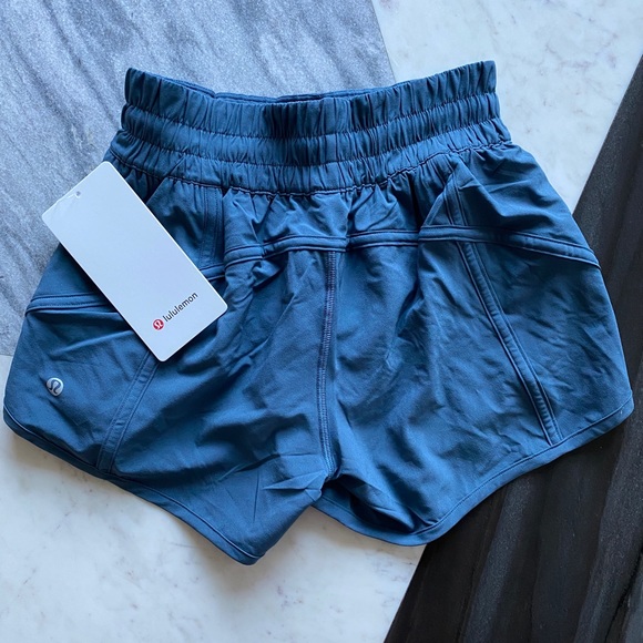 Lululemon Tracker LR Short 4” Iron Blue - Picture 3 of 4